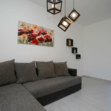 Apartman Paolo Лабин Екстериор снимка