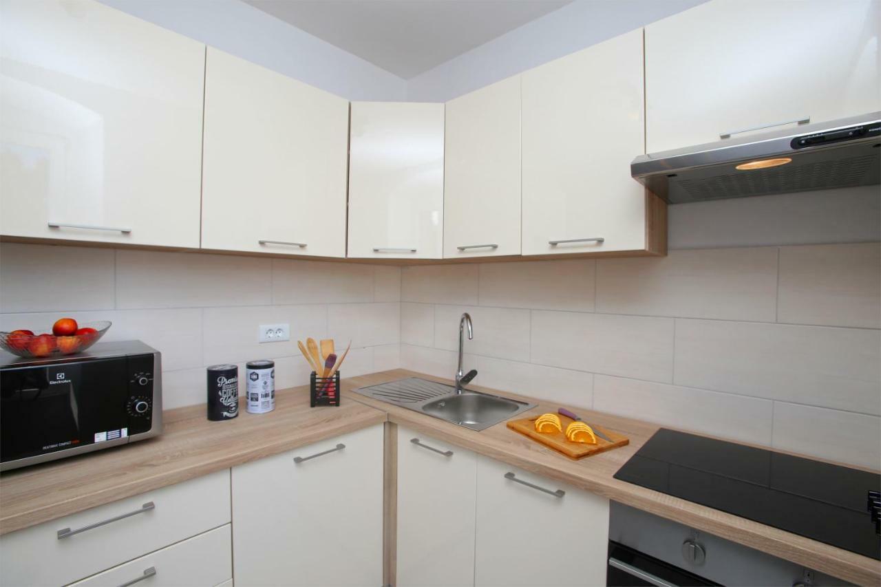 Apartman Paolo Лабин Екстериор снимка