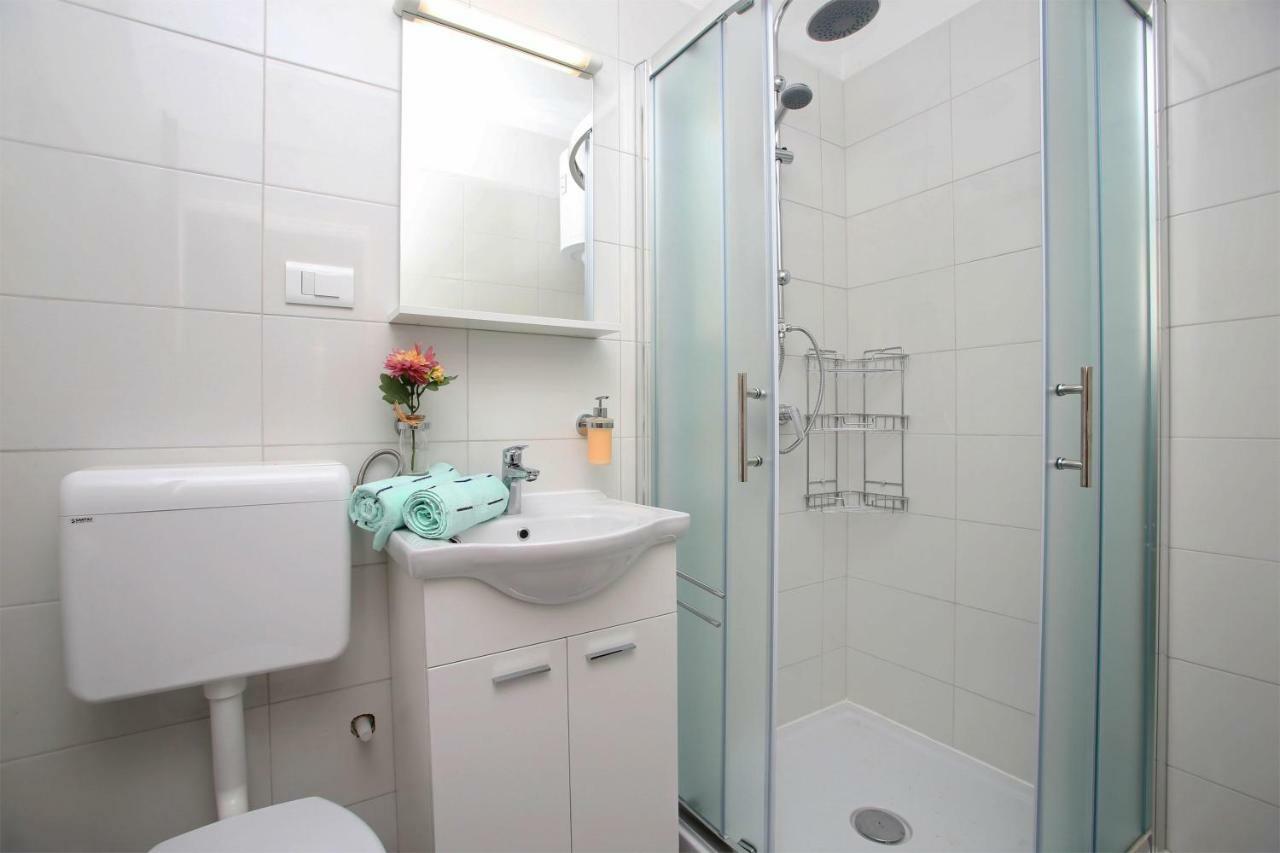 Apartman Paolo Лабин Екстериор снимка
